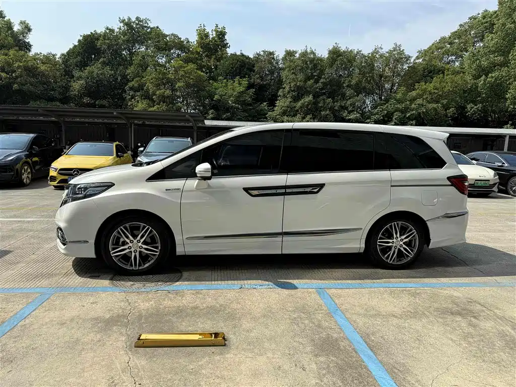 Elysion 2.0 L Hybrid Luxury