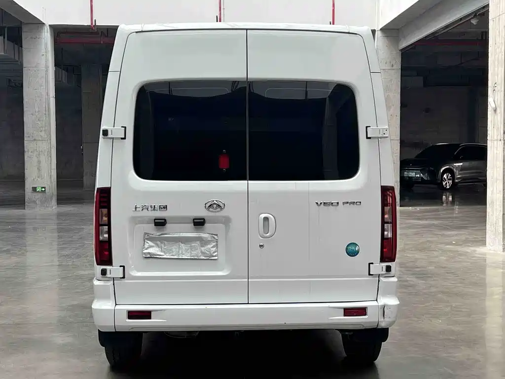 Xintu V80 新途V80 2025款 PRO商务车 6 MT 长轴中顶 9座 营运