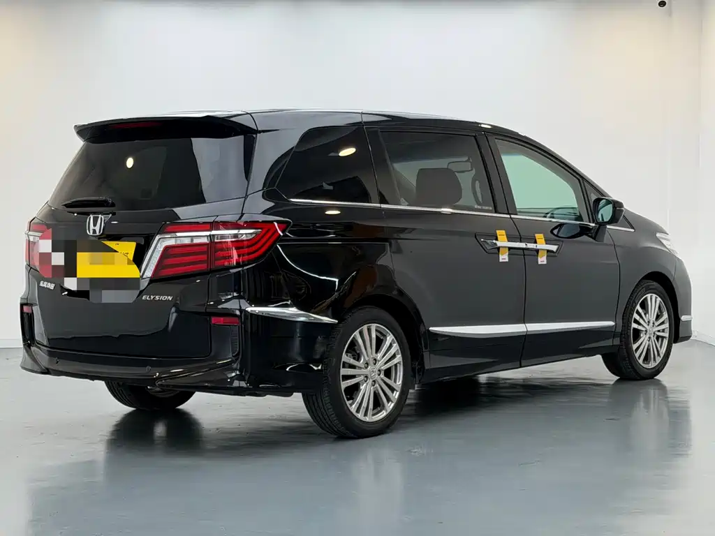 Elysion 2.4 L Luxury