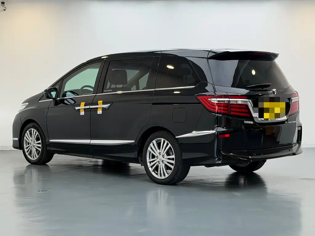 Elysion 2.4 L Luxury