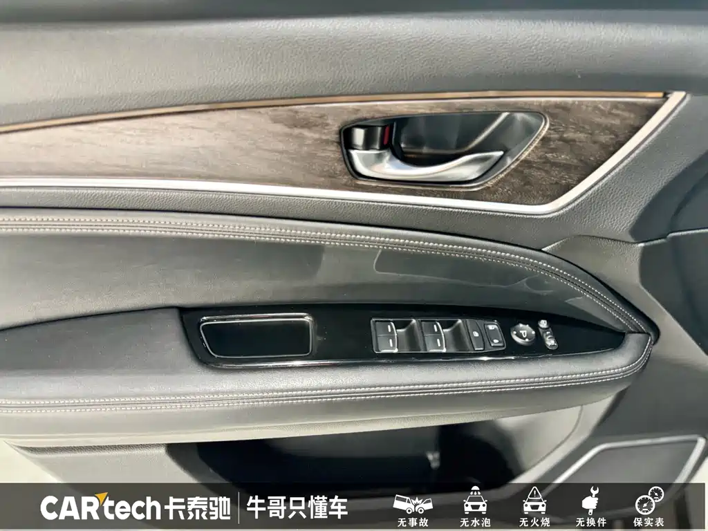 Honda UR-V 370 TURBO 4 WD Premium