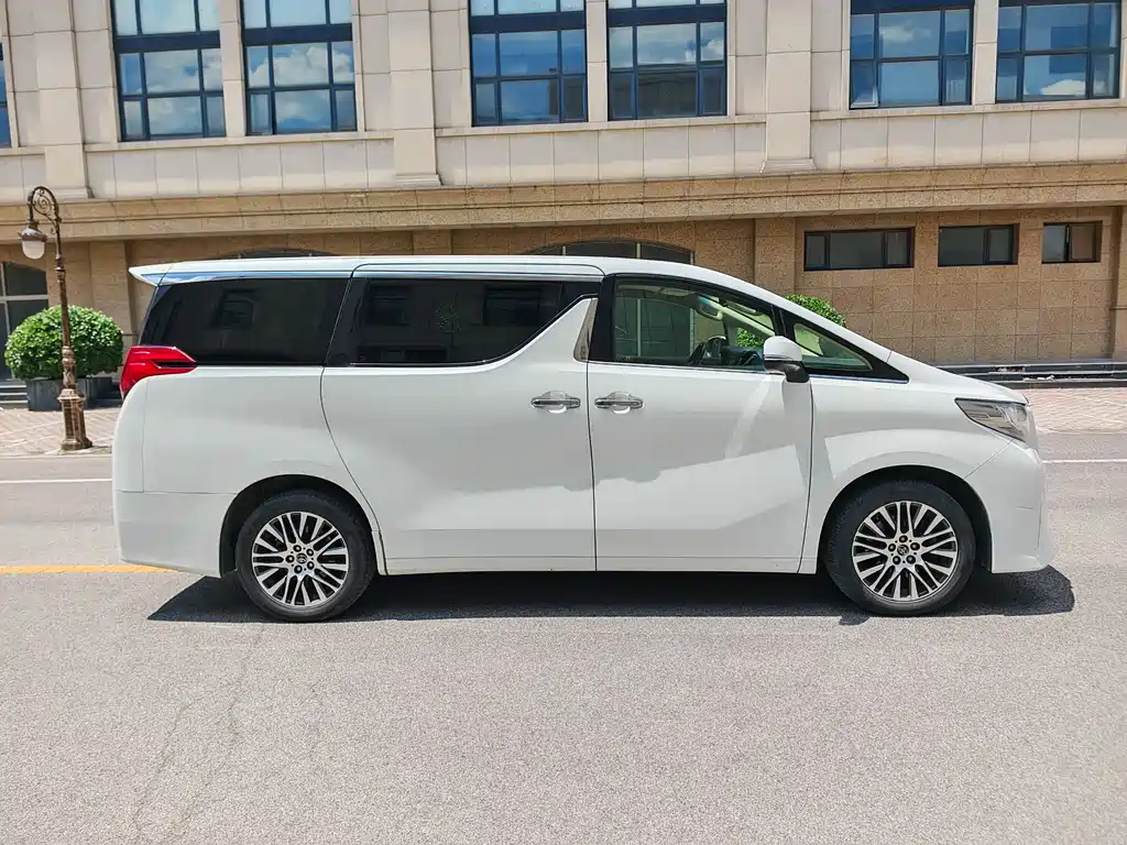 Alphard 3.5 L Luxury