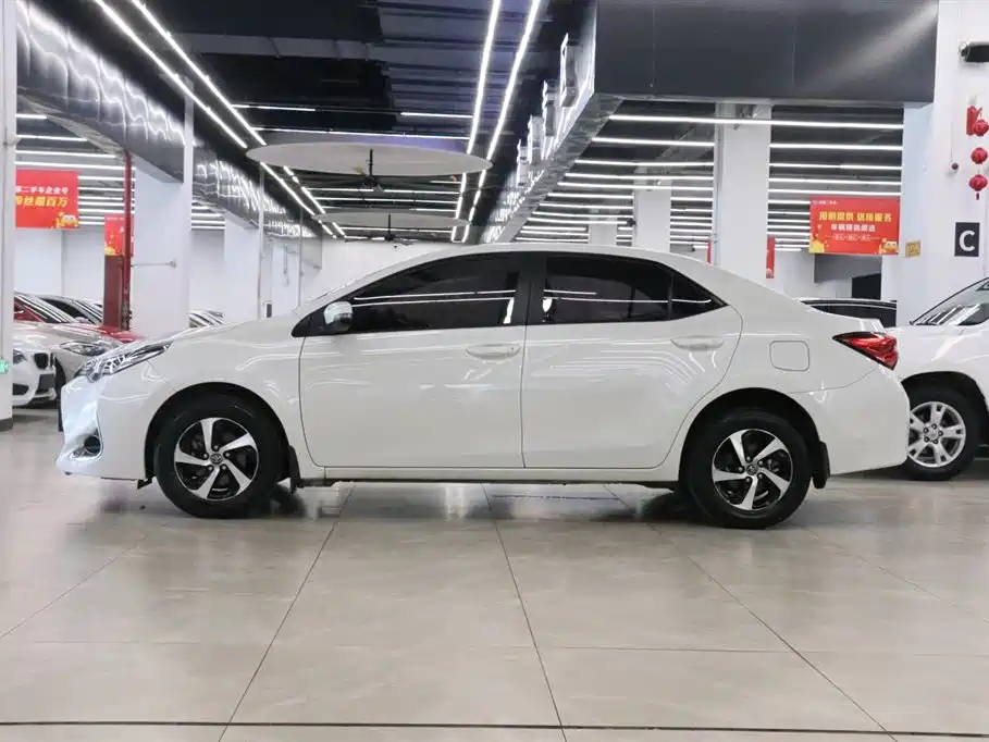 Levin Facelift 185 T CVT Elite CN-V