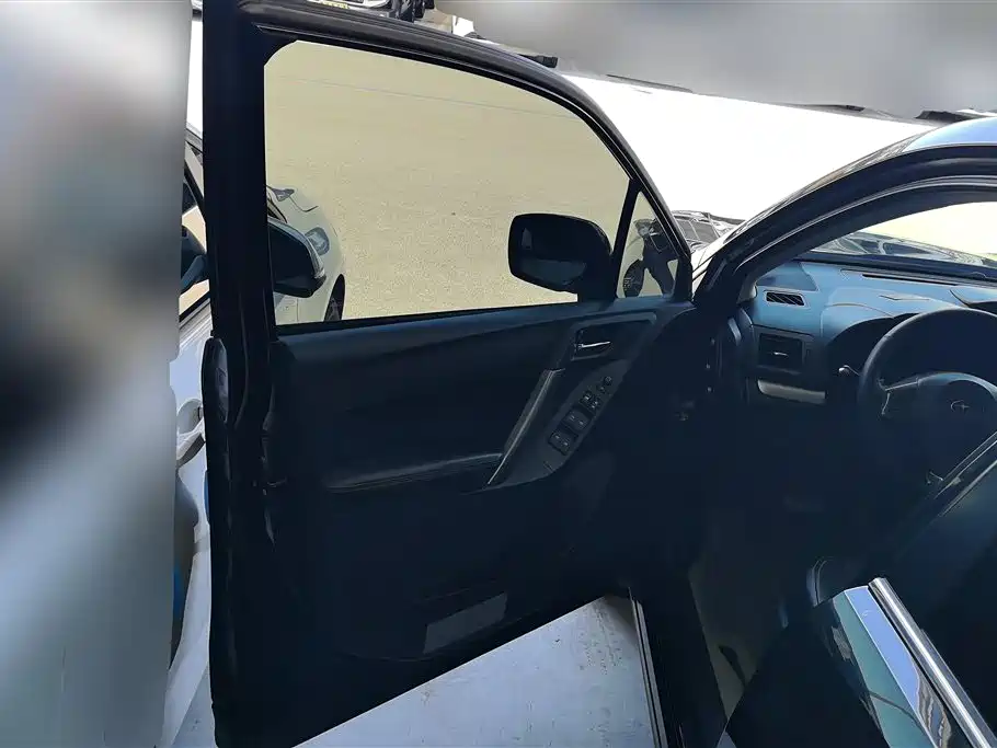 Forester 2.0 T Auto Distinguished Navigation