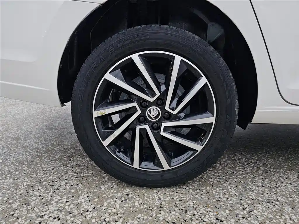 Rapid 1.5 L Auto Comfort Enjoyment