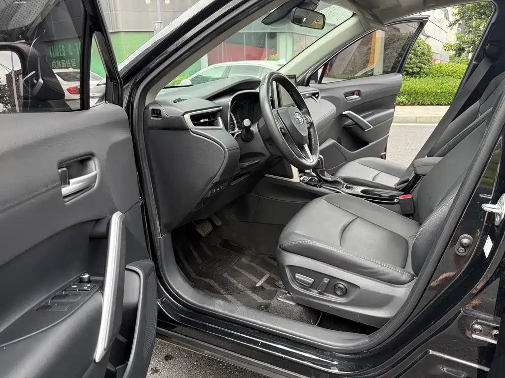 Corolla Cross 卡罗拉锐放 2023款 2.0 L 尊享版
