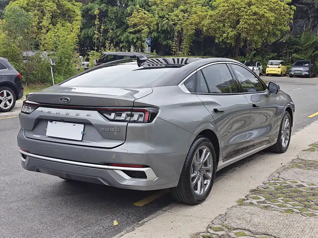 Mondeo EcoBoost 245 Luxury
