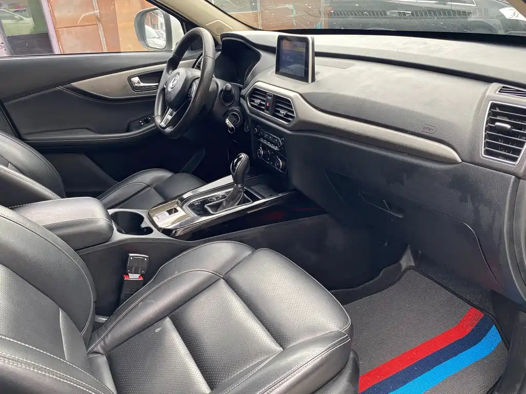 Fengguang S560 1.8 L CVT Elite