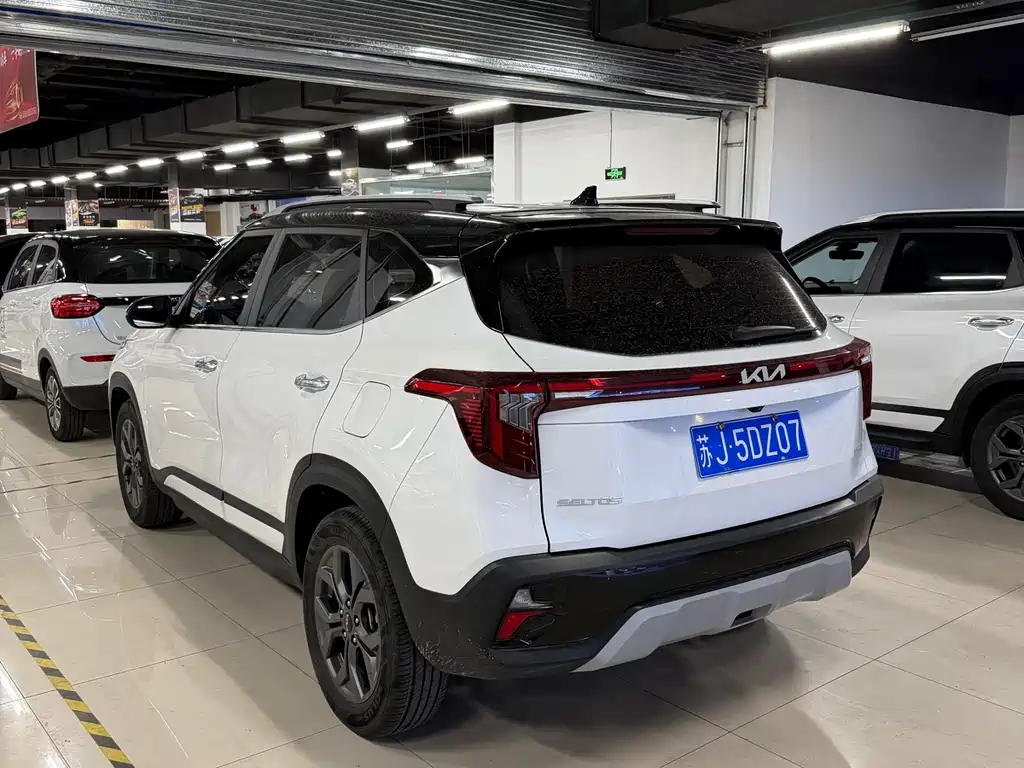 Seltos 1.5 L CVT Luxury