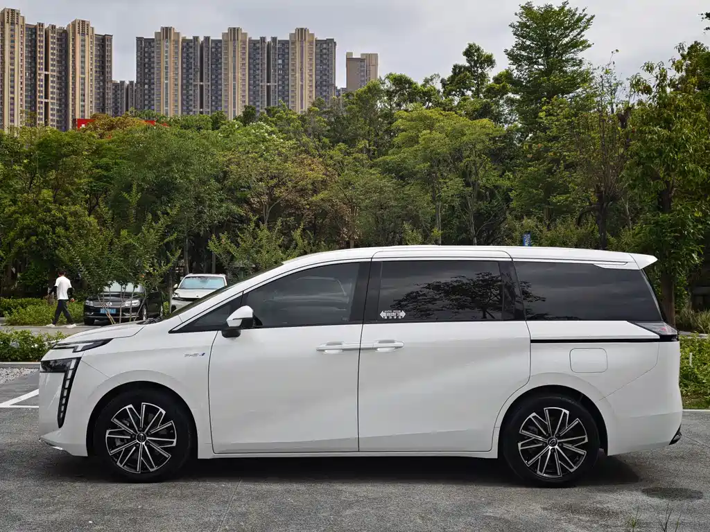Trumpchi E8 NEV 传祺E8 PHEV 2024款 150 km MAX