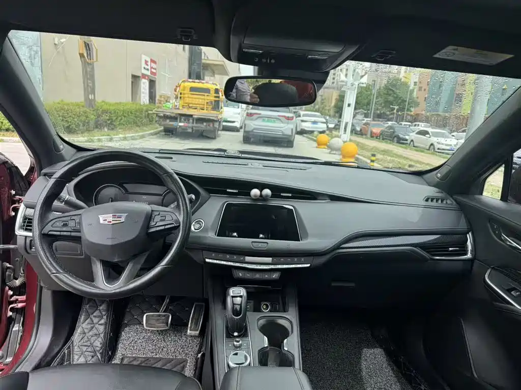 Cadillac XT4 28 T 4 WD Leading Sport