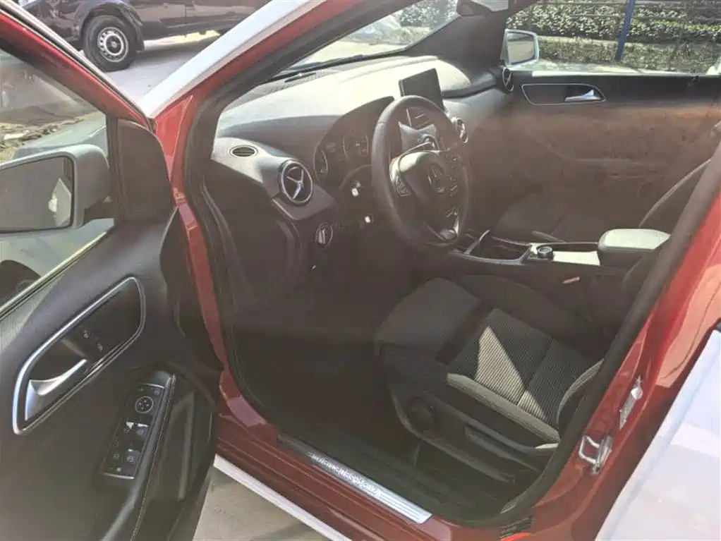 Mercedes-Benz B-Class B 180