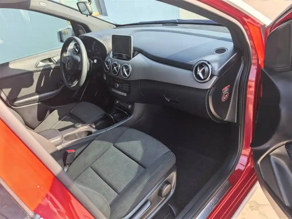 Mercedes-Benz B-Class B 180