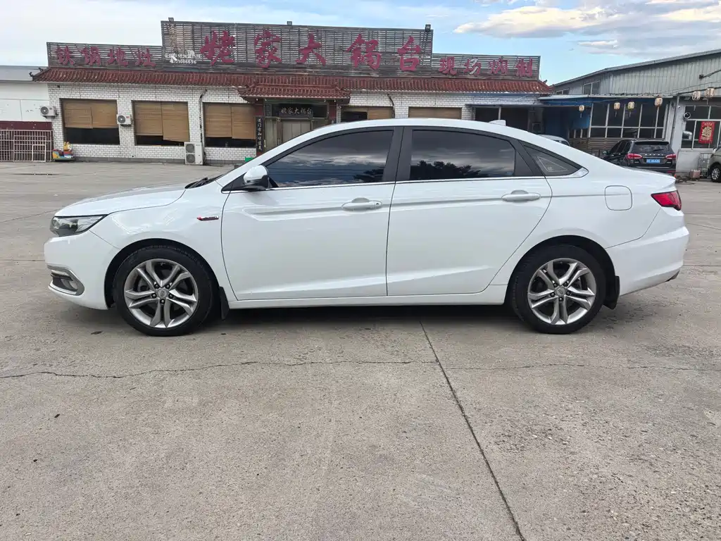 Emgrand GL 1.3 T DCT Distinguished