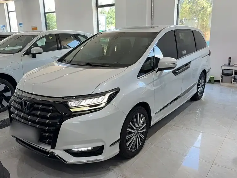 Honda Elysion 2.0 L e:HEV Luxury