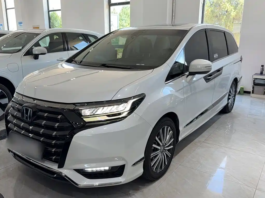 Elysion 2.0 L e:HEV Luxury