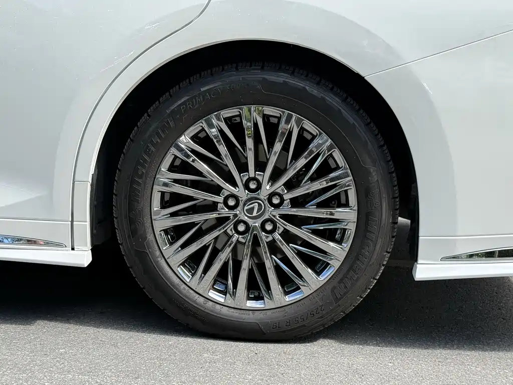 Lexus LM 350 h 7-seat Elegant