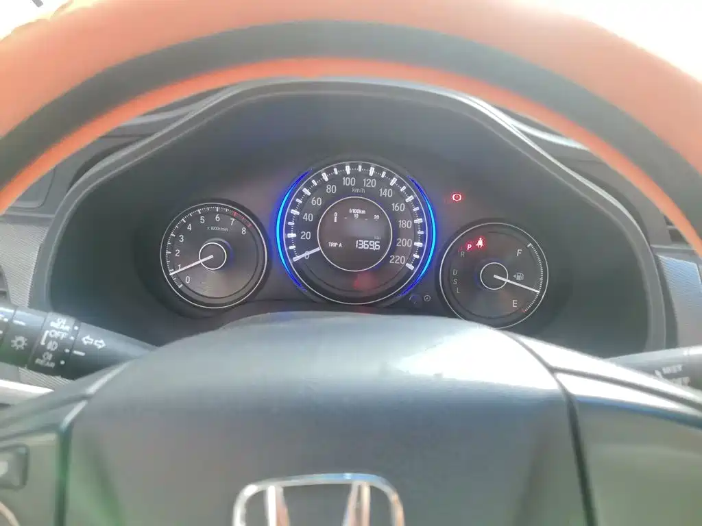 Crider 1.8 L CVT Luxury