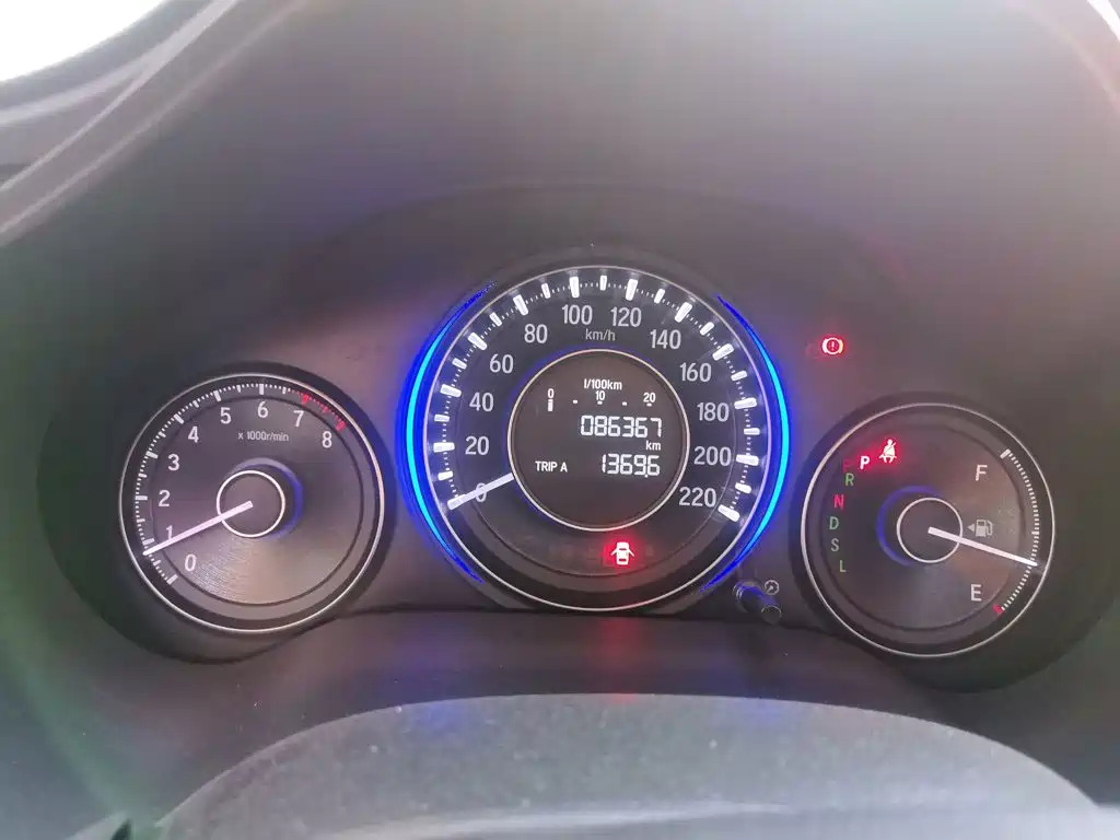 Crider 1.8 L CVT Luxury