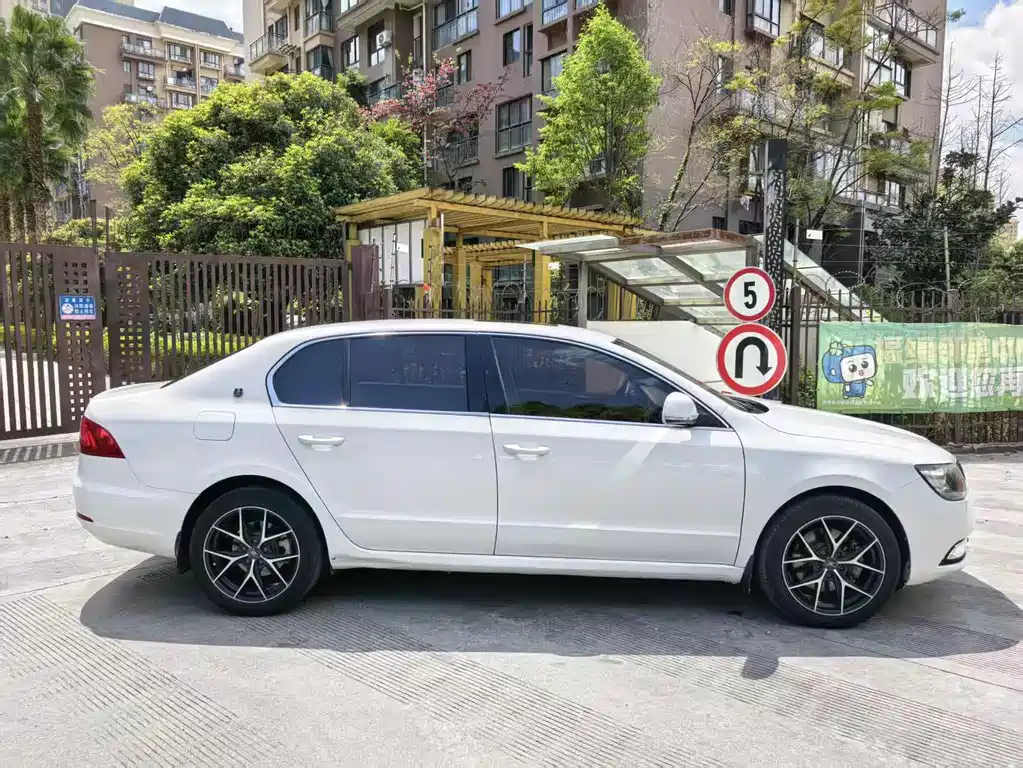 Superb 1.4 TSI DSG Gentleman
