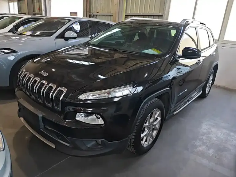 Jeep Cherokee 2.0 L Superior