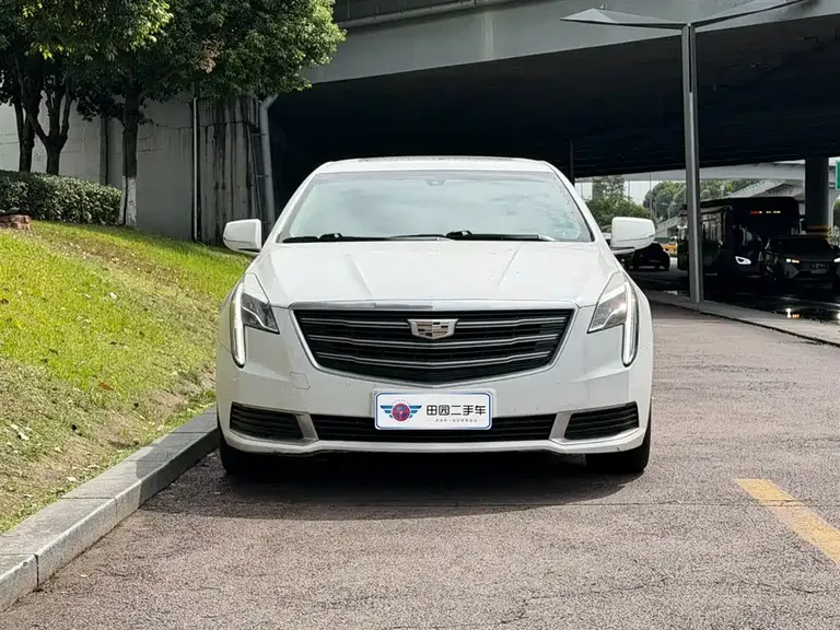 Cadillac XTS 28 T Tech
