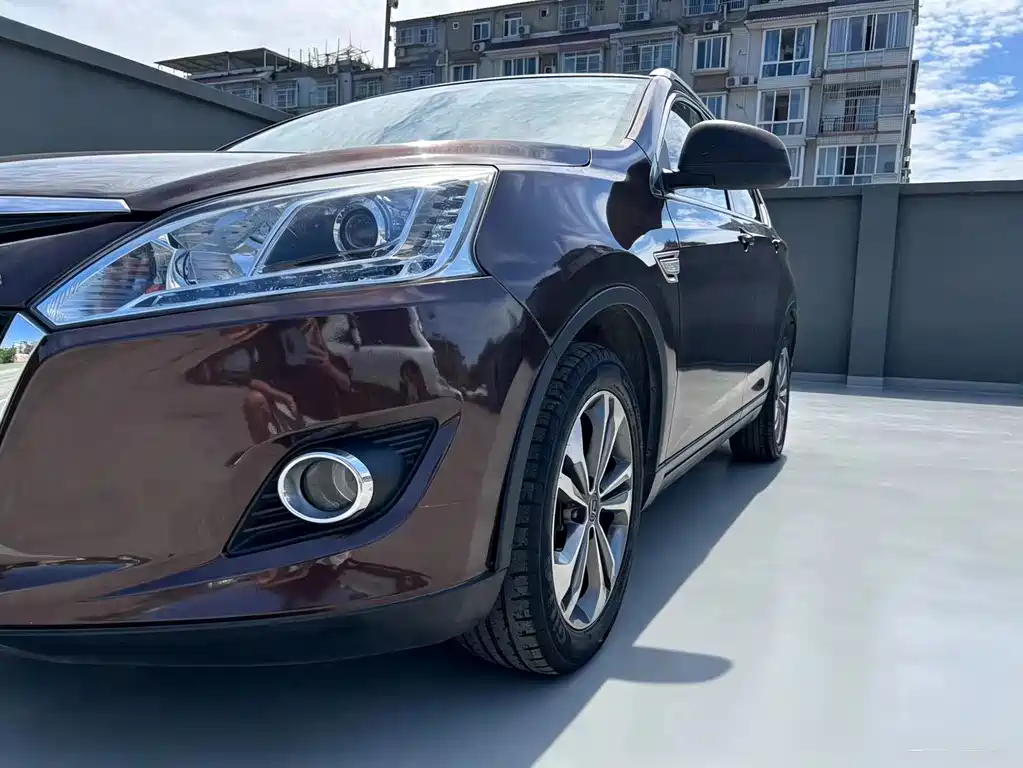 URX 6 SUV 1.8 T Fashion Upgrade