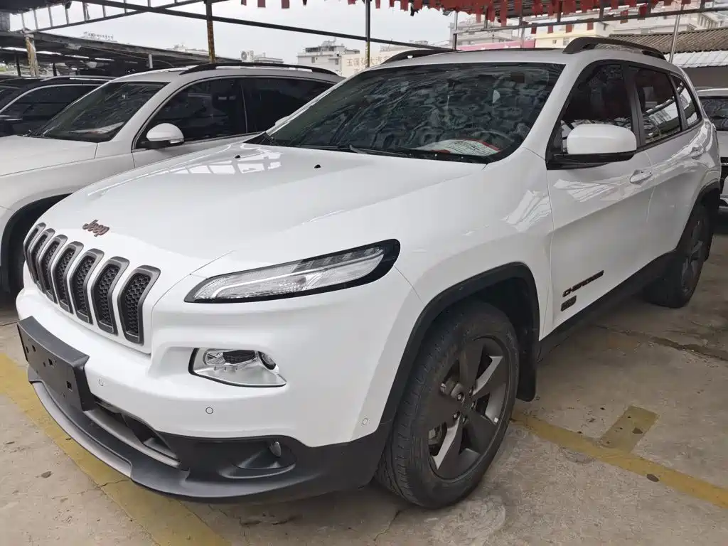 Cherokee 自由光 2016款 2.4 L 75周年致敬版