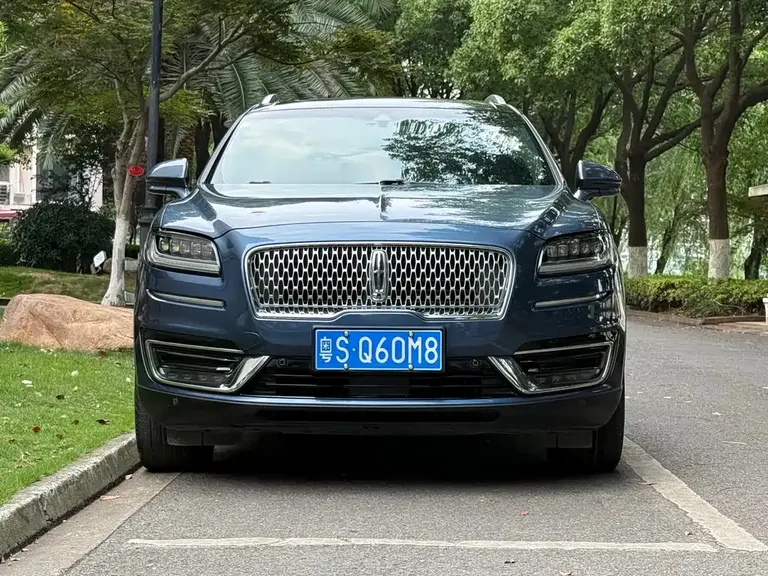 Lincoln Nautilus (Import) 2.7 T 4 WD Honor Shine CN-V