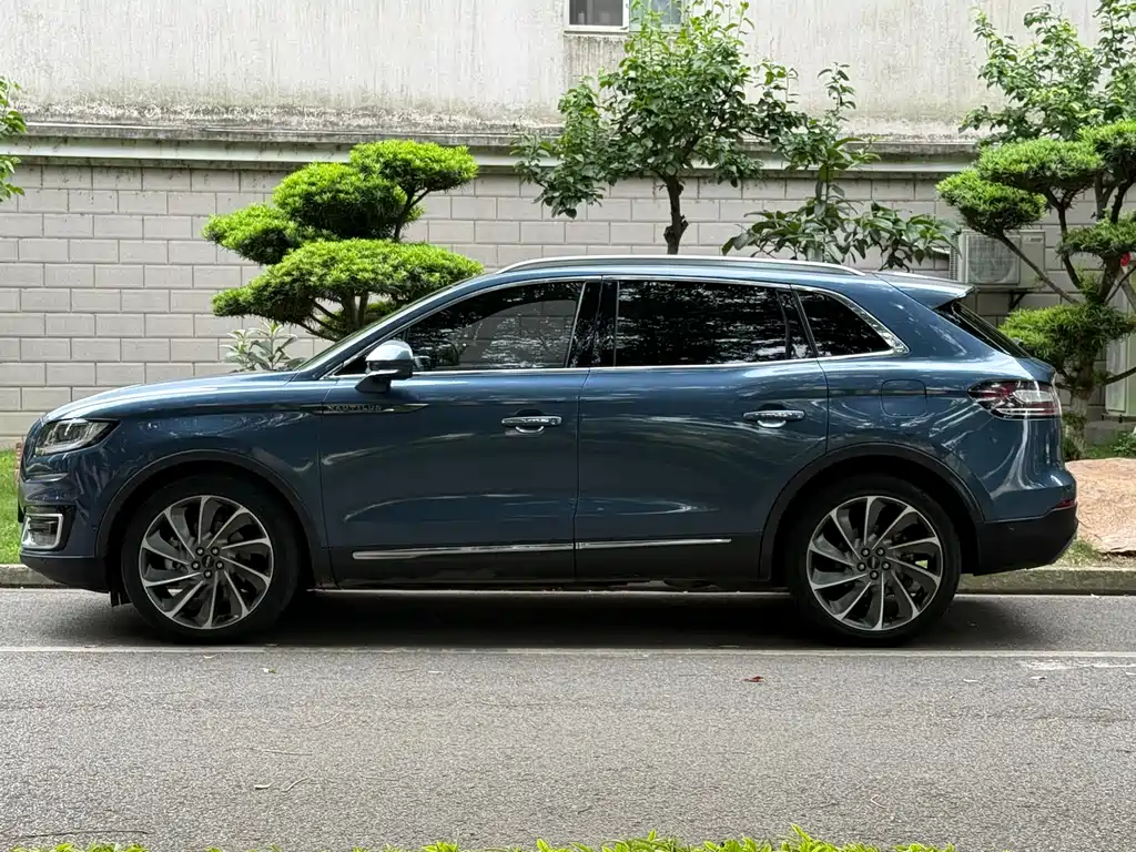 Nautilus (Import) 2.7 T 4 WD Honor Shine CN-V