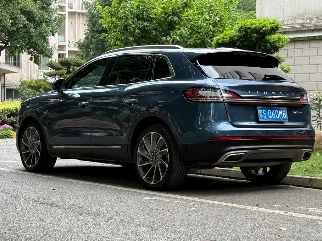 Nautilus (Import) 2.7 T 4 WD Honor Shine CN-V