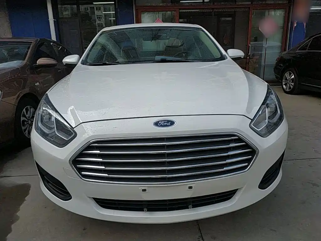 Escort Facelift 1.5 L Manual Comfort