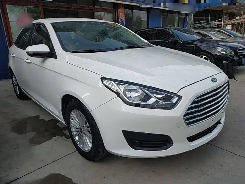 Escort Facelift 1.5 L Manual Comfort