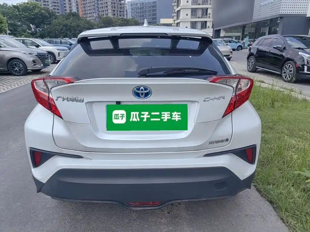 Toyota C-HR 丰田C-HR 2023款 2.0 L智能电混双擎 舒适版