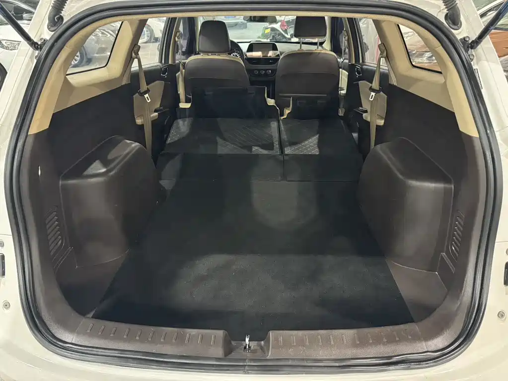 Baojun 310 W 1.5 L Manual Fashion CN-V