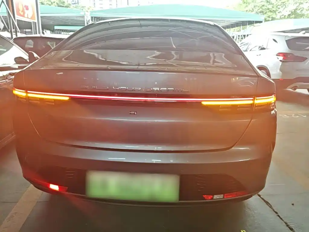 Destroyer 05 Glory DM-i 55 KM Luxury