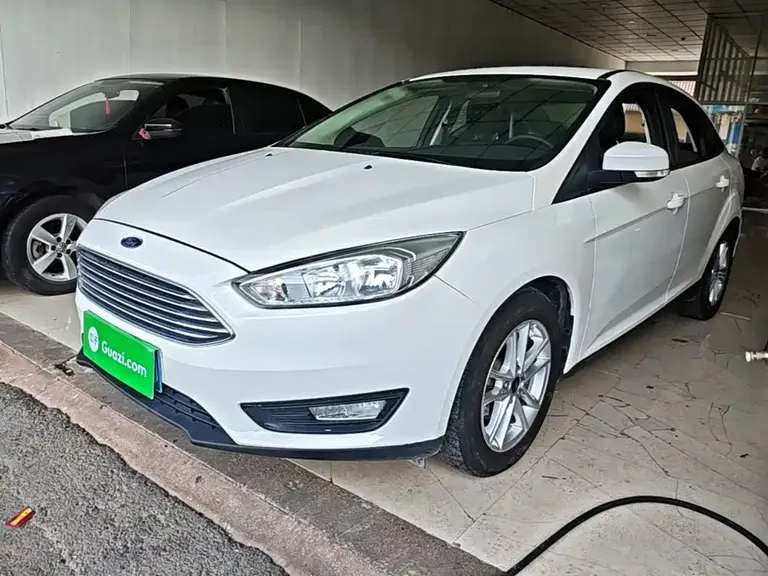 Ford Focus Sedan Classic 1.6 L Auto Style Smart Travel