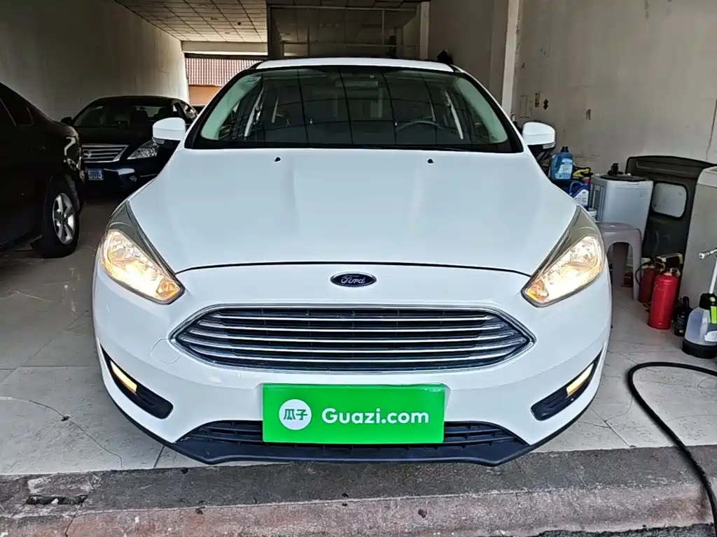 Focus Sedan Classic 1.6 L Auto Style Smart Travel