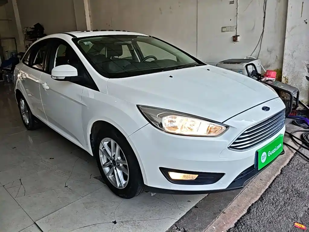 Focus Sedan Classic 1.6 L Auto Style Smart Travel