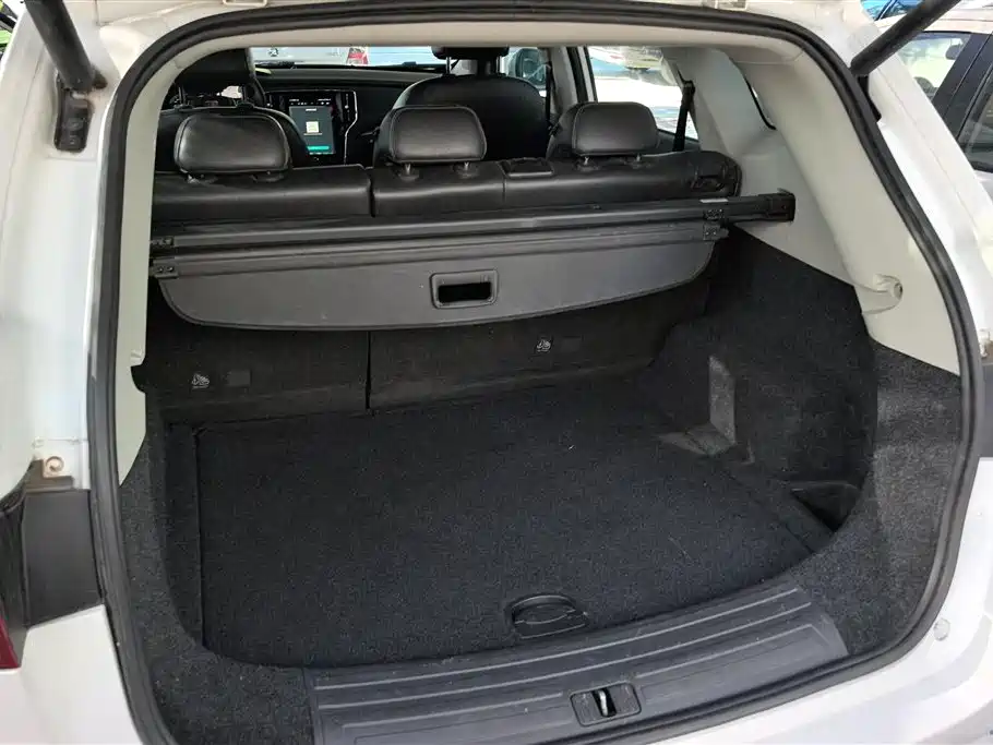 Roewe RX5 20 T 2 WD Auto Internet Smart Supreme