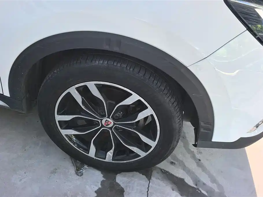 Roewe RX5 20 T 2 WD Auto Internet Smart Supreme