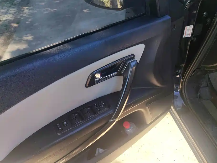 Besturn X80 2.0 L Auto Comfort