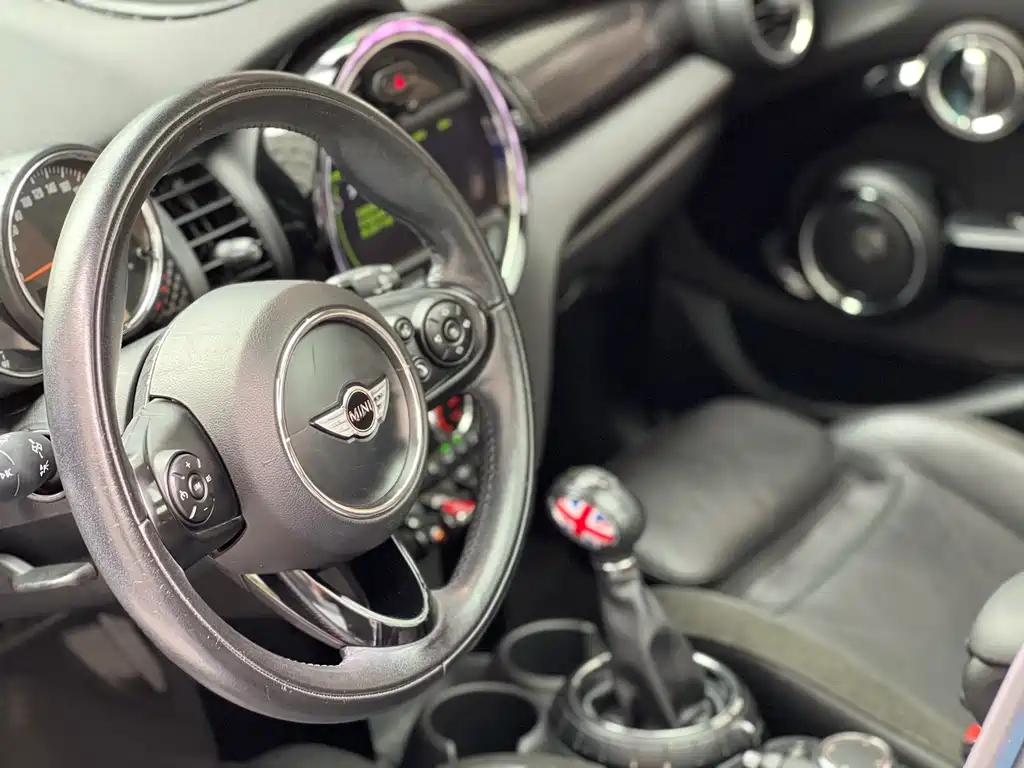 MINI 2.0 T COOPER S 5-door