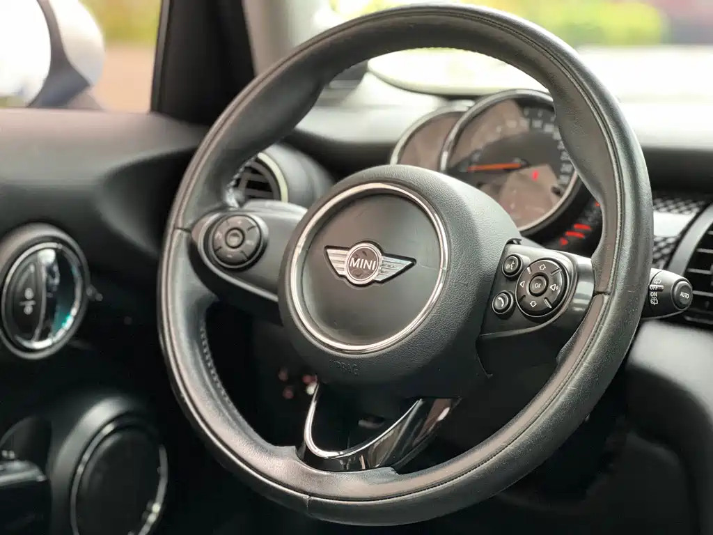 MINI 2.0 T COOPER S 5-door