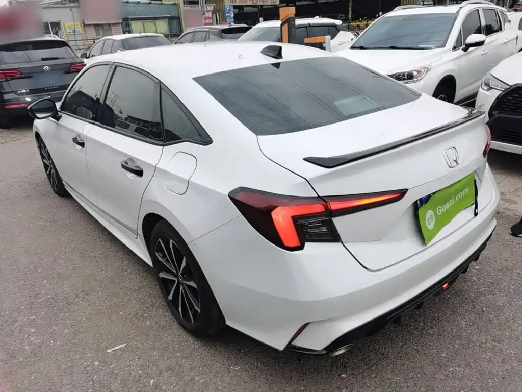 Integra 240 TURBO CVT Premium