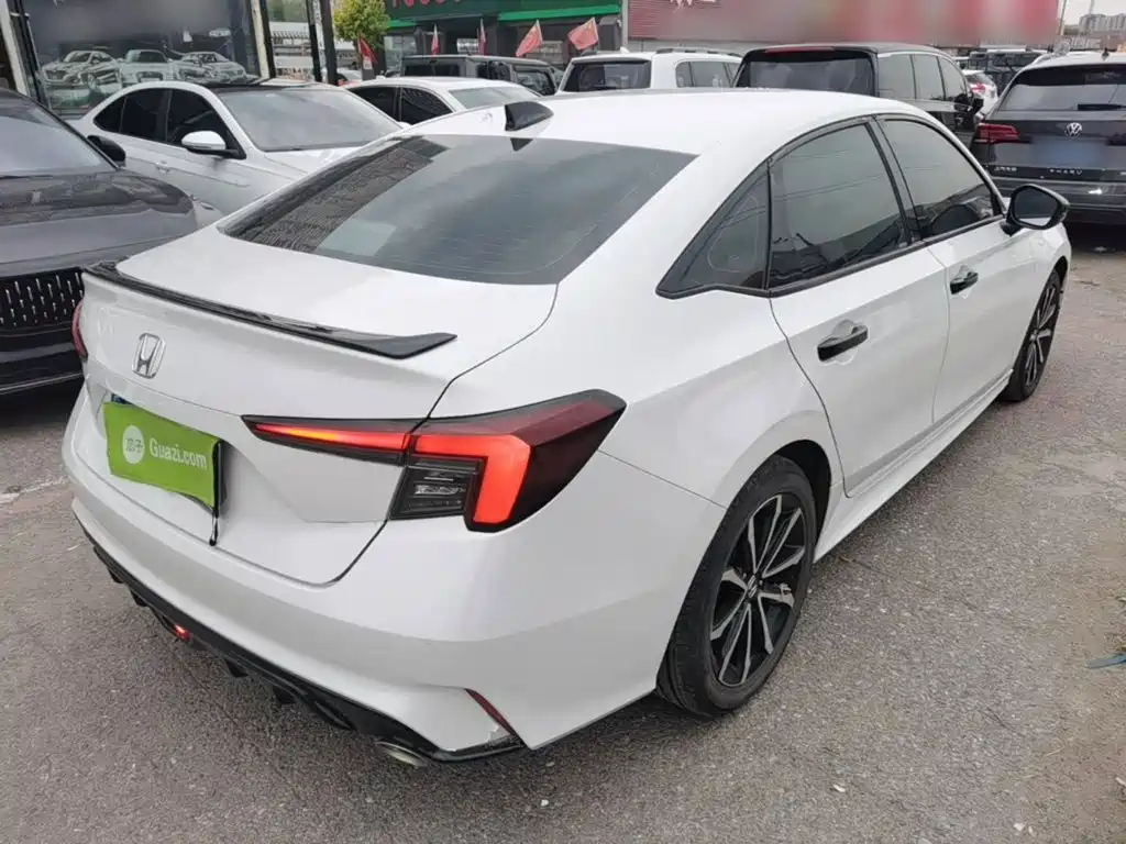 Integra 240 TURBO CVT Premium