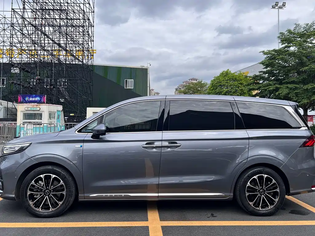 Roewe iMAX8 400 TGI Supreme Series Supreme