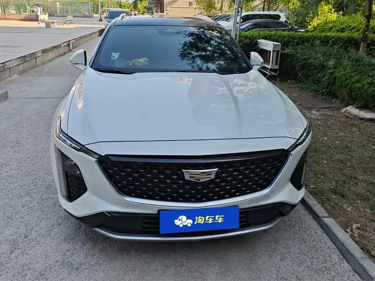 Cadillac GT4 25 T Luxury