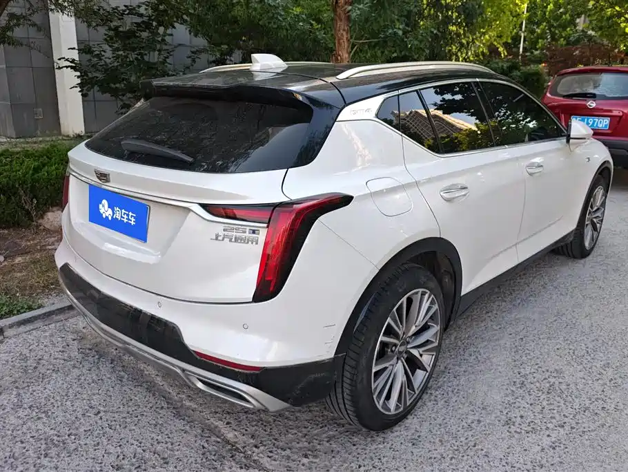 Cadillac GT4 25 T Luxury