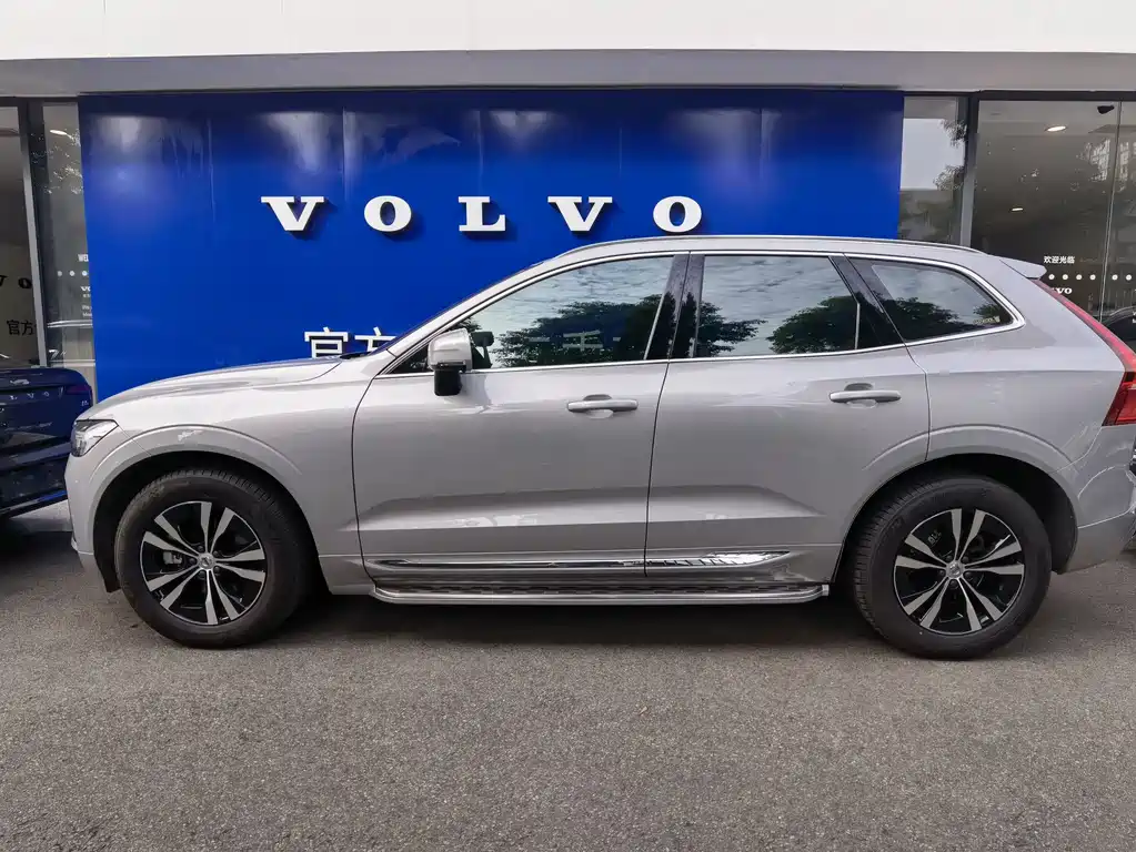 Volvo XC60 B5 4 WD Smart Ease Luxury